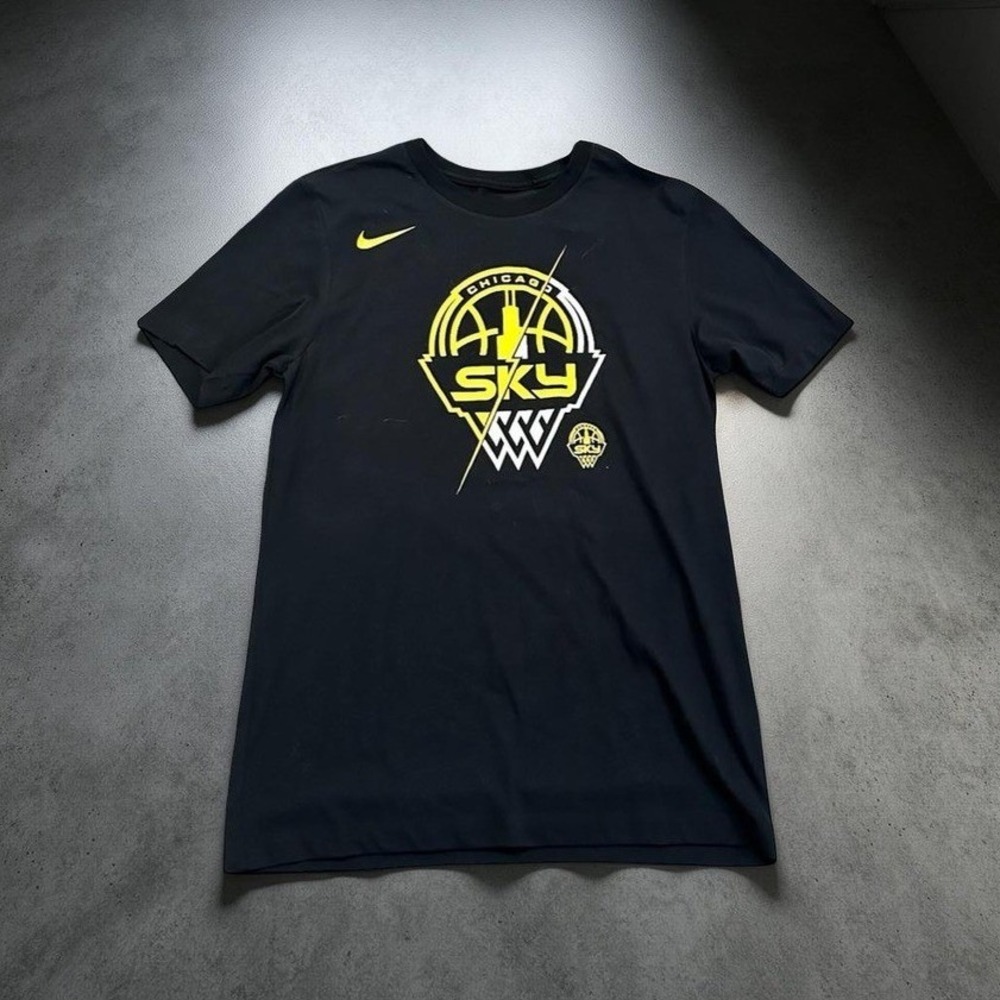 Nike Chicago Sky T-Shirt Men Small WNBA Dri-Fit Basketball Graphic Tee NWT